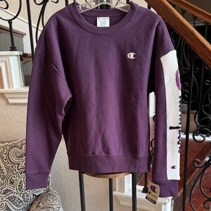 CHAMPION Women's Deep Purple Crew Neck Sweatshirt NWT, size Medium